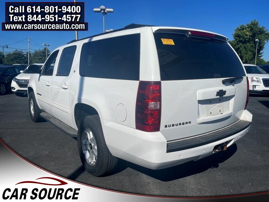 2012 Chevrolet Suburban LT photo 2