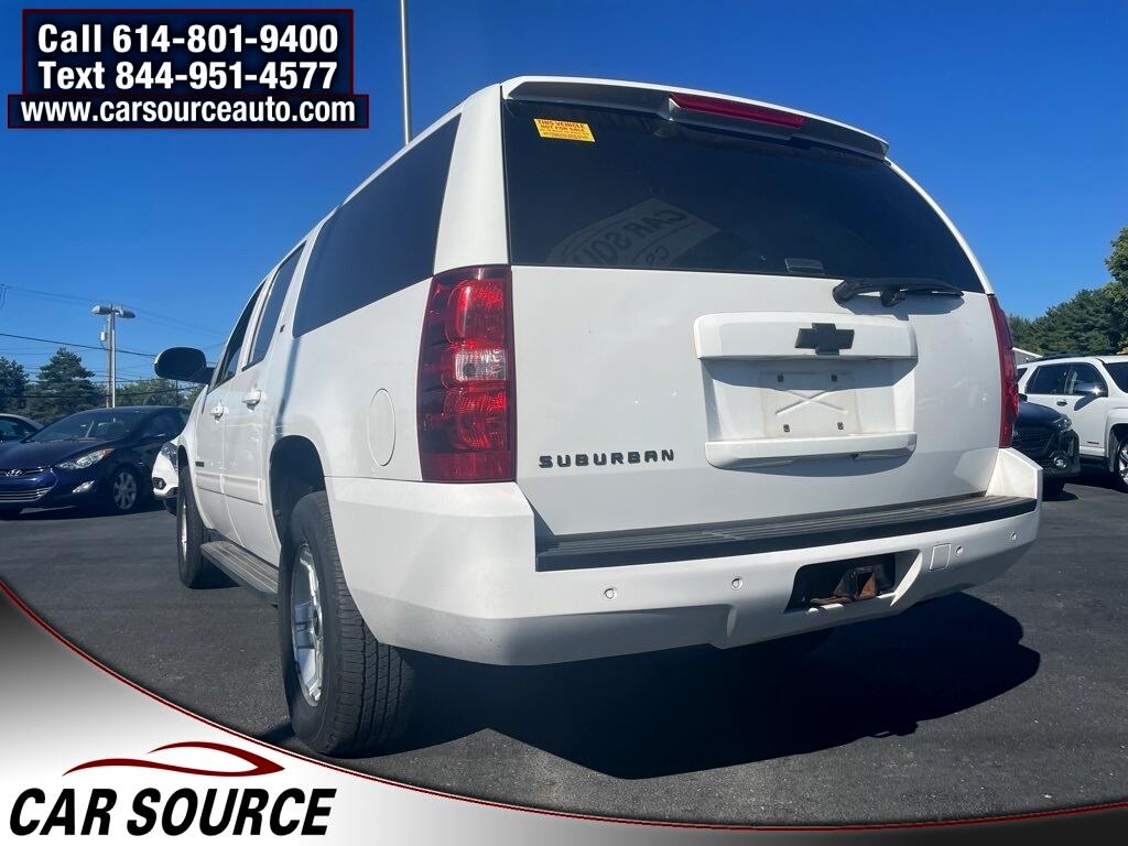 2012 Chevrolet Suburban LT photo 3