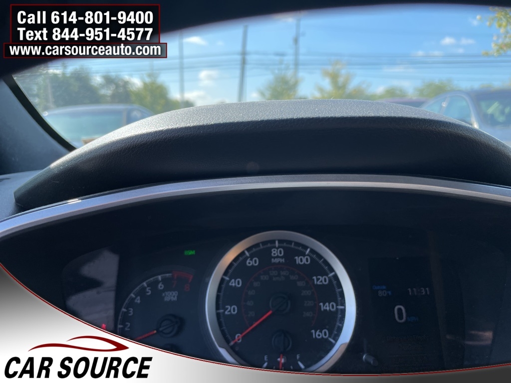 2019 Toyota Corolla XSE photo 16