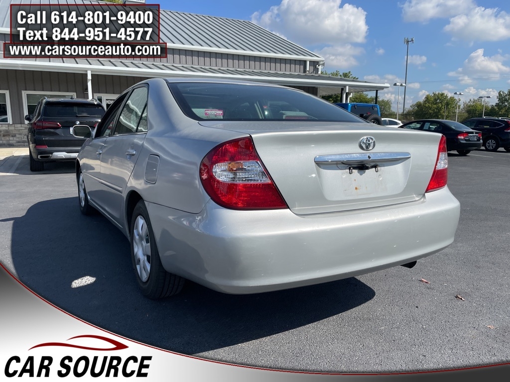 2004 Toyota Camry LE photo 3