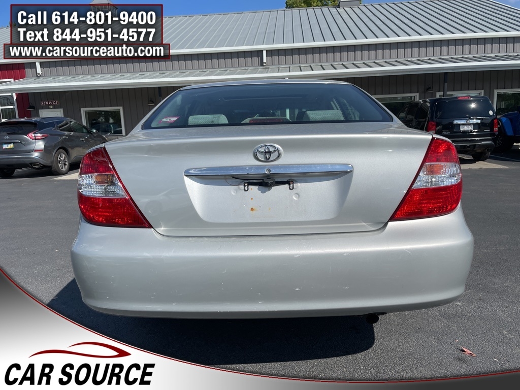 2004 Toyota Camry LE photo 10