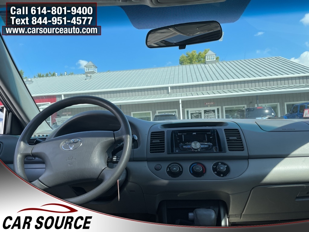 2004 Toyota Camry LE photo 12
