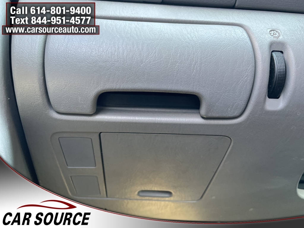 2004 Toyota Camry LE photo 14