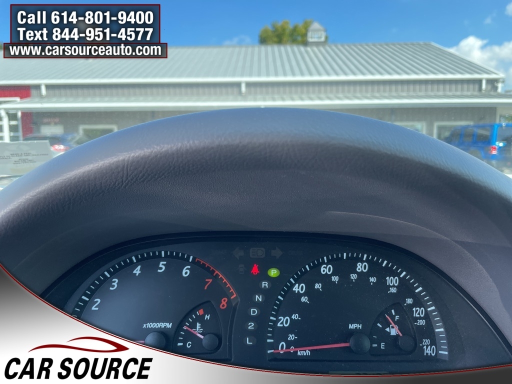 2004 Toyota Camry LE photo 16