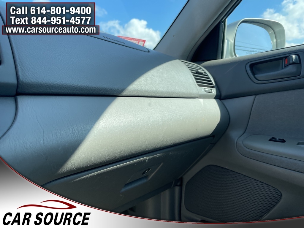 2004 Toyota Camry LE photo 20