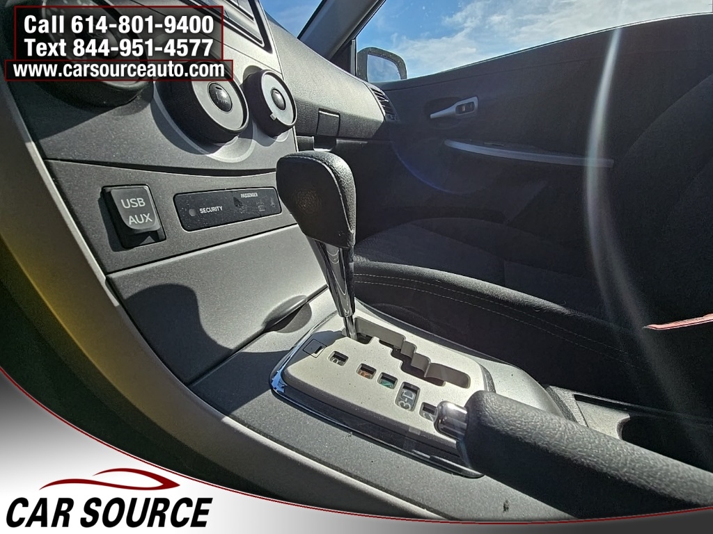 2012 Toyota Corolla L photo 11