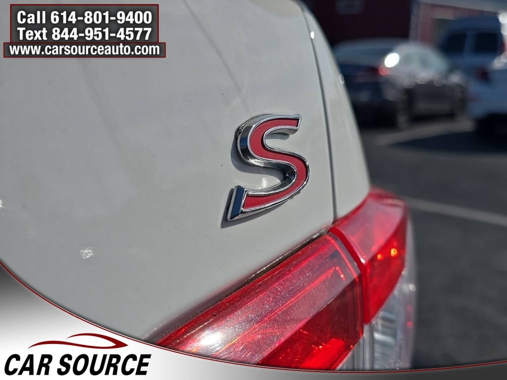 2012 Toyota Corolla L photo 19