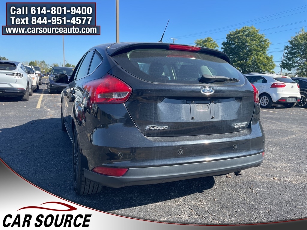 2015 Ford Focus Titanium photo 2