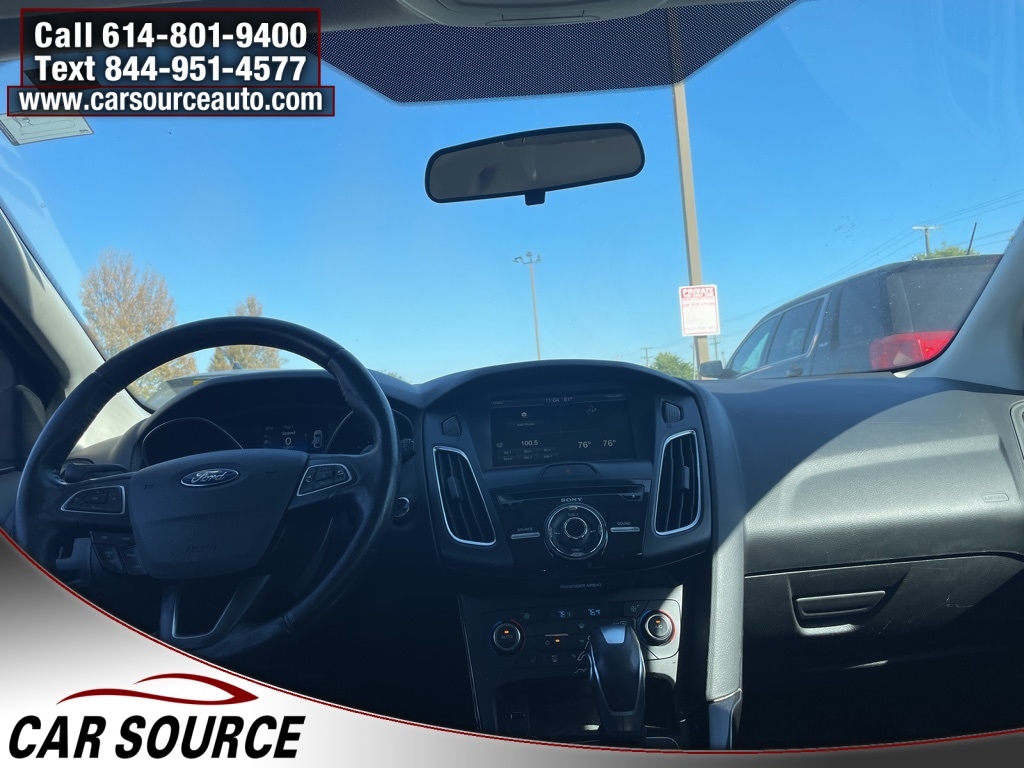 2015 Ford Focus Titanium photo 9