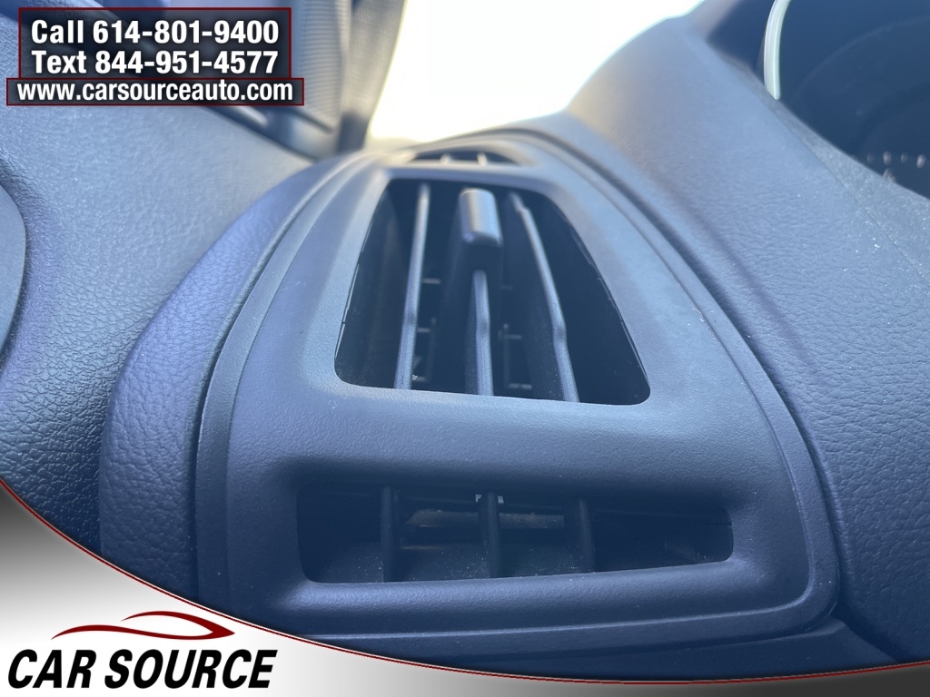 2015 Ford Focus Titanium photo 12
