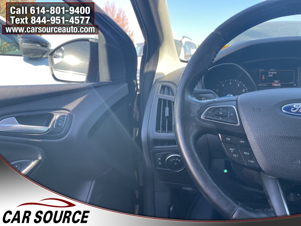 2015 Ford Focus Titanium photo 19