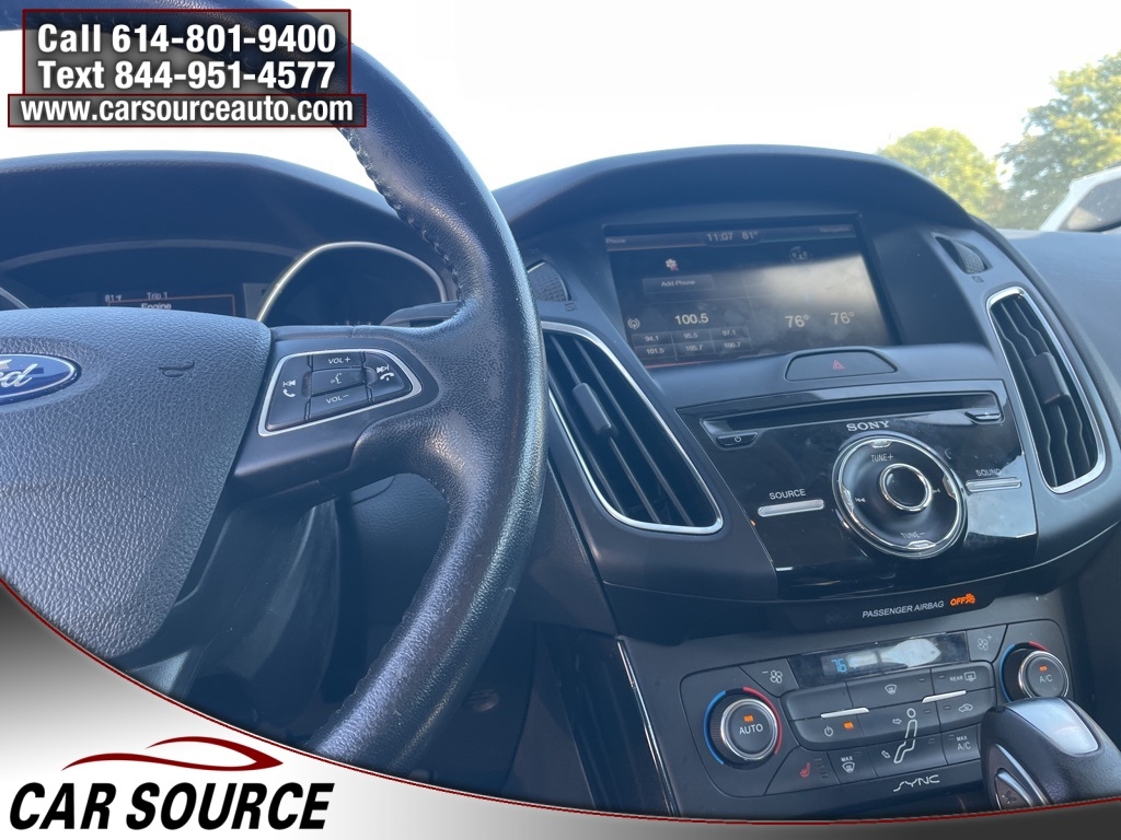2015 Ford Focus Titanium photo 20