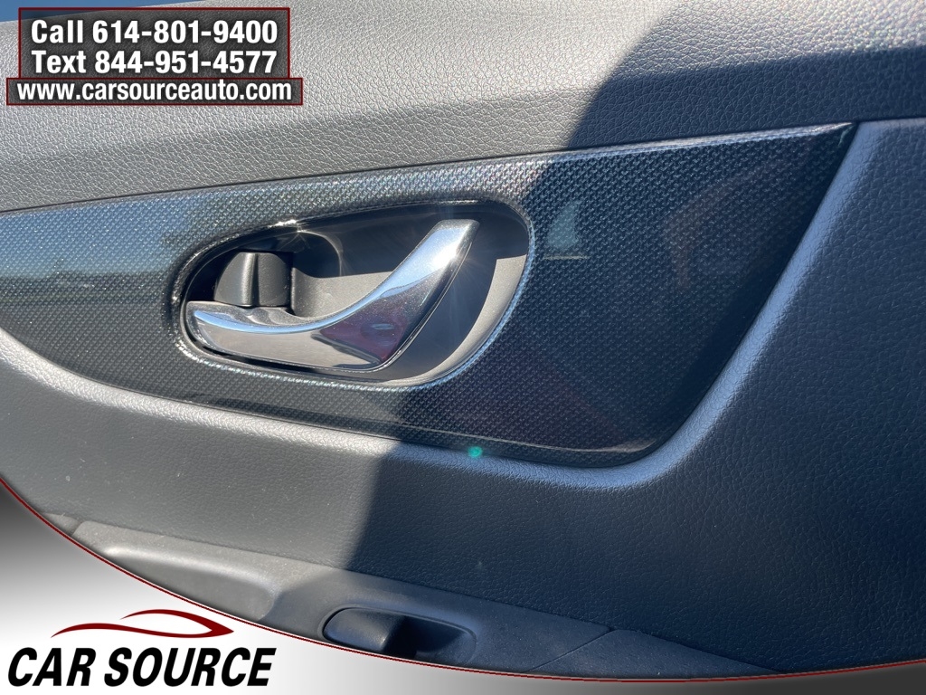 2016 Nissan Rogue SL photo 12