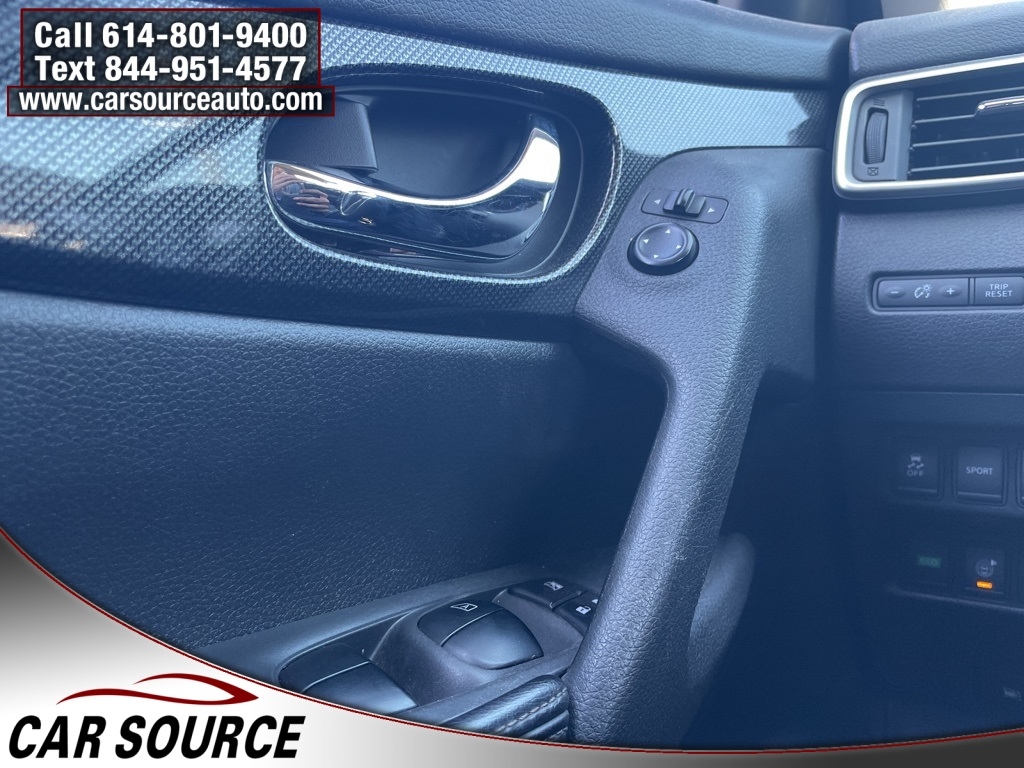 2016 Nissan Rogue SL photo 17