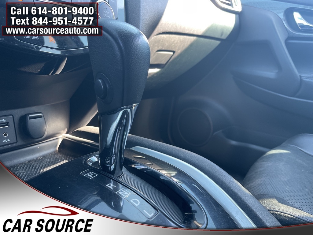 2016 Nissan Rogue SL photo 21