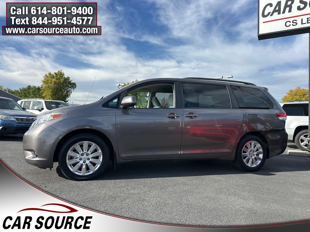 Toyota Sienna  2011 Toyota Sienna  2011