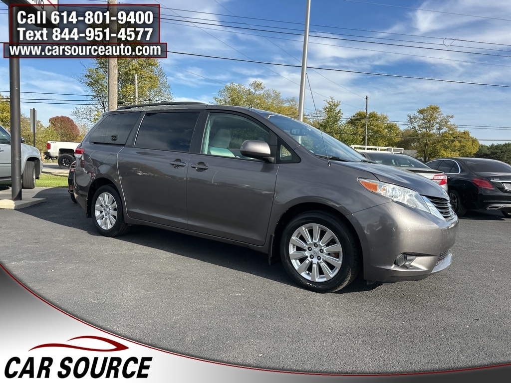 Toyota Sienna  2011 Toyota Sienna  2011