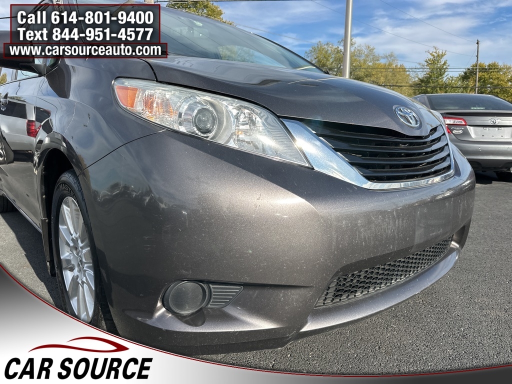 Toyota Sienna  2011 Toyota Sienna  2011