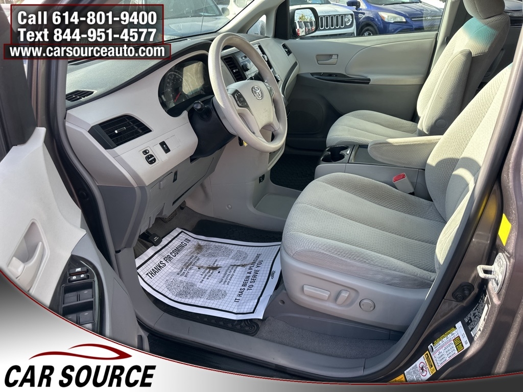 Toyota Sienna  2011 Toyota Sienna  2011