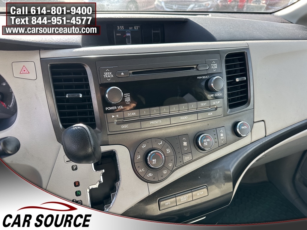 Toyota Sienna  2011 Toyota Sienna  2011