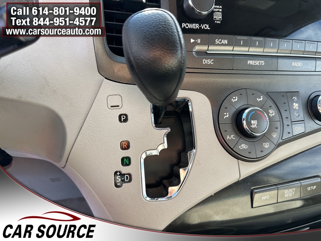 Toyota Sienna  2011 Toyota Sienna  2011