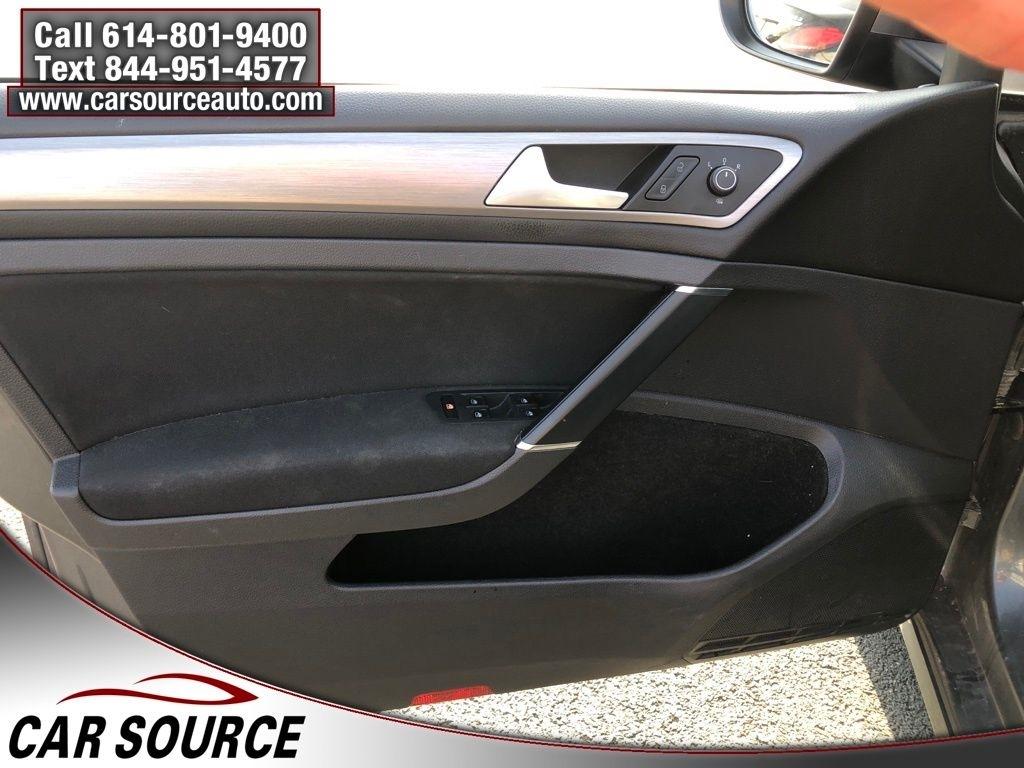 Volkswagen Golf  2016