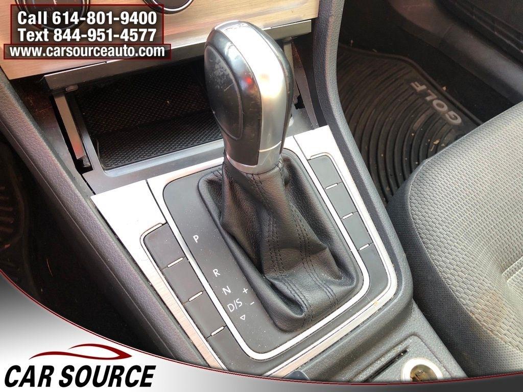 Volkswagen Golf  2016