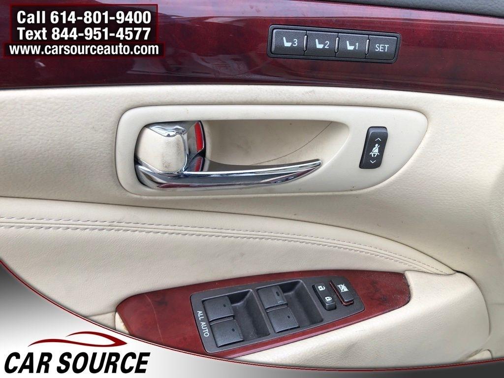 Lexus LS 460  2011