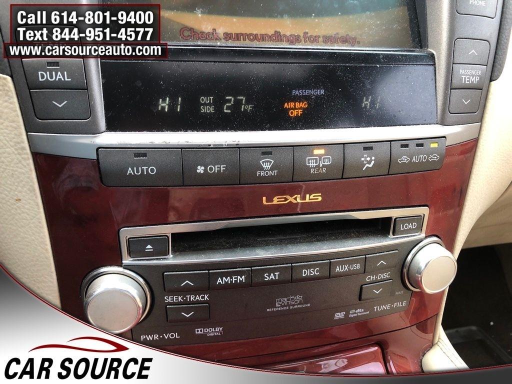 Lexus LS 460  2011