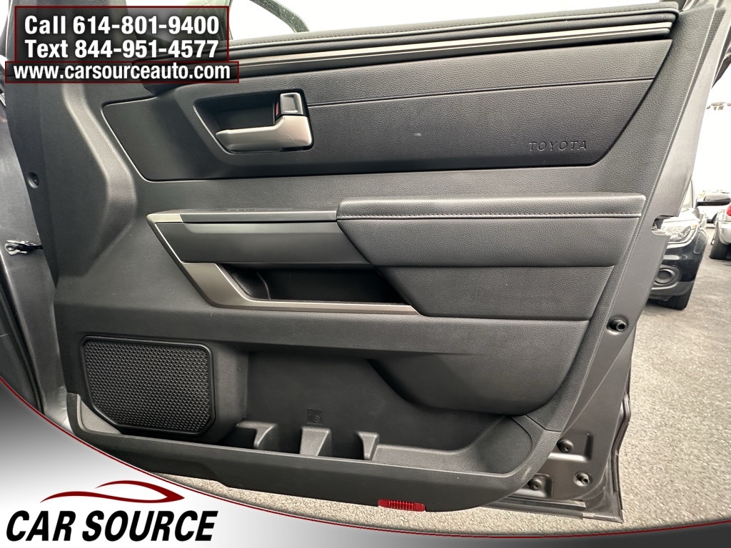 Toyota Tundra 4WD  2024