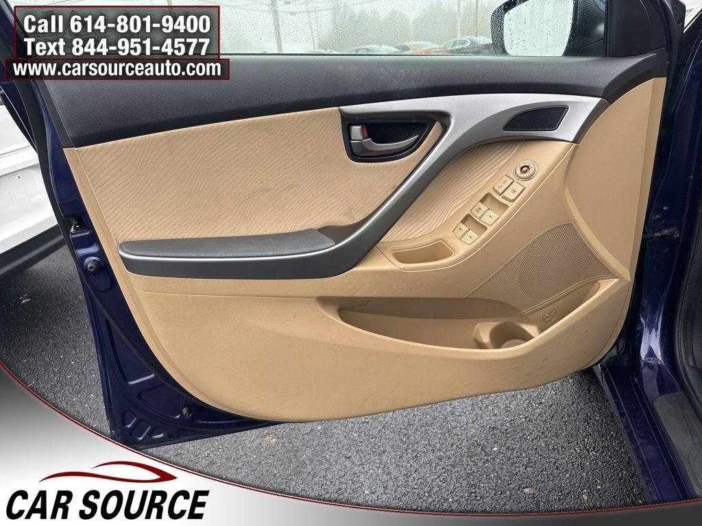 Hyundai Elantra  2013