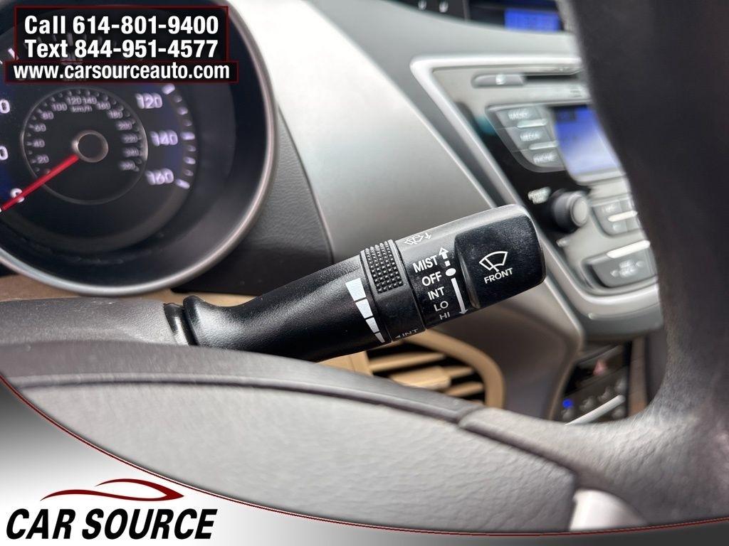 Hyundai Elantra  2013