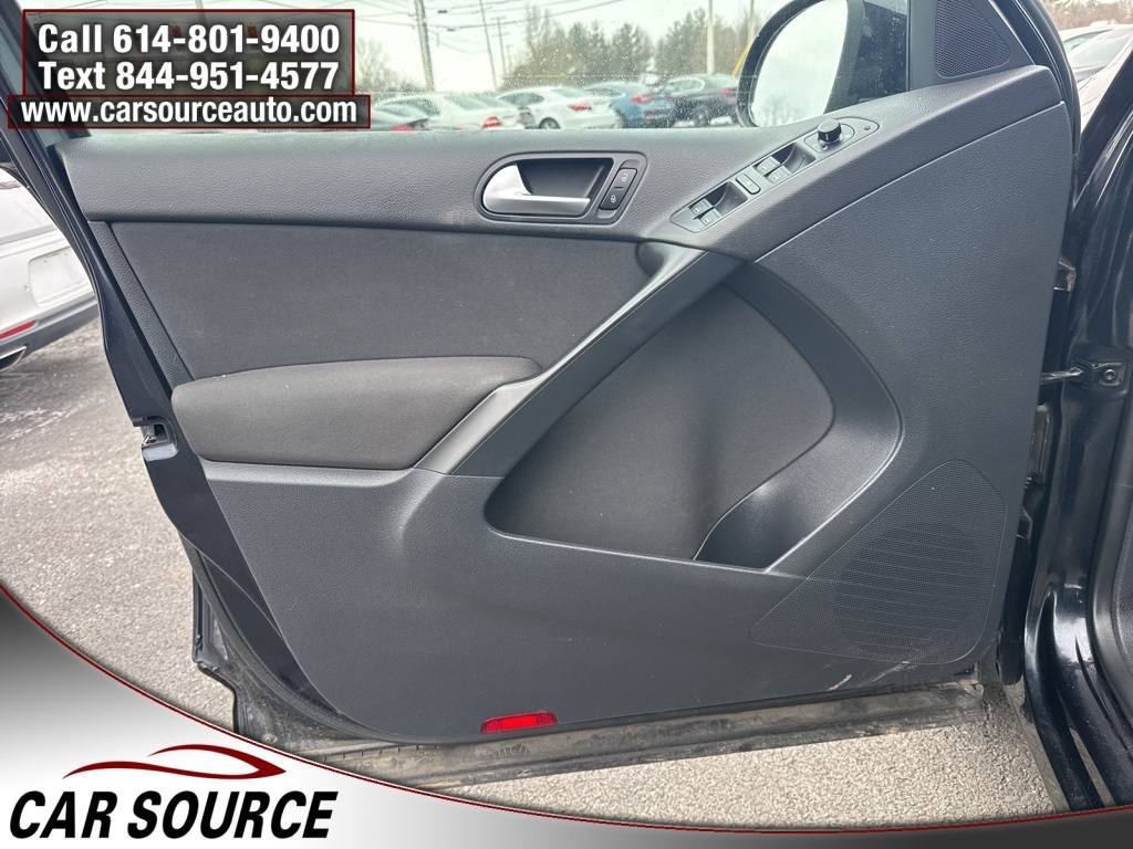 Volkswagen Tiguan  2011