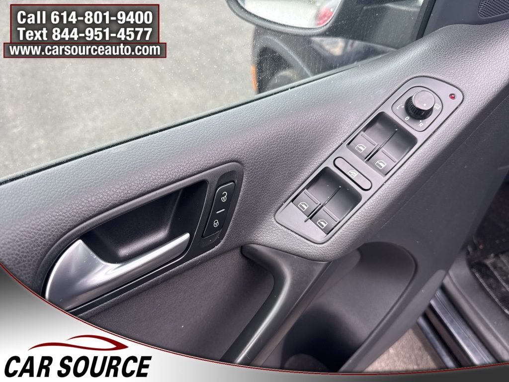 Volkswagen Tiguan  2011