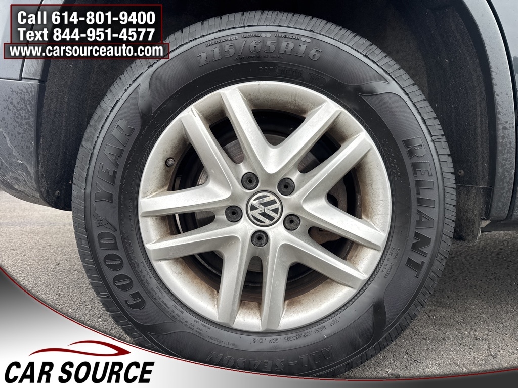 Volkswagen Tiguan  2011