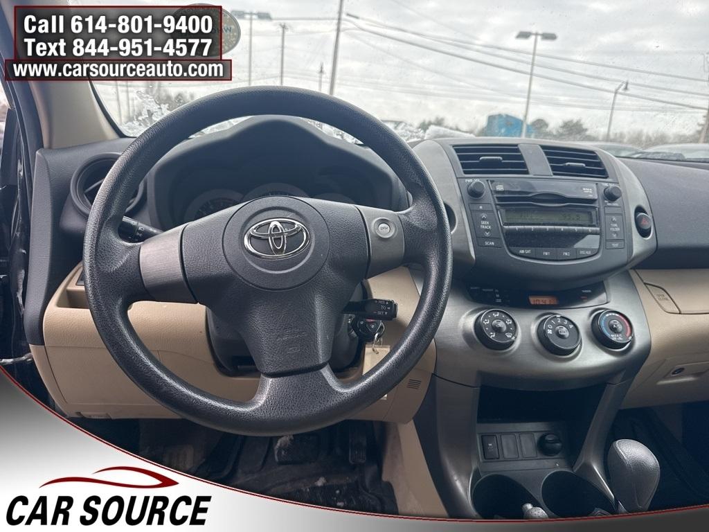 Toyota RAV4  2011