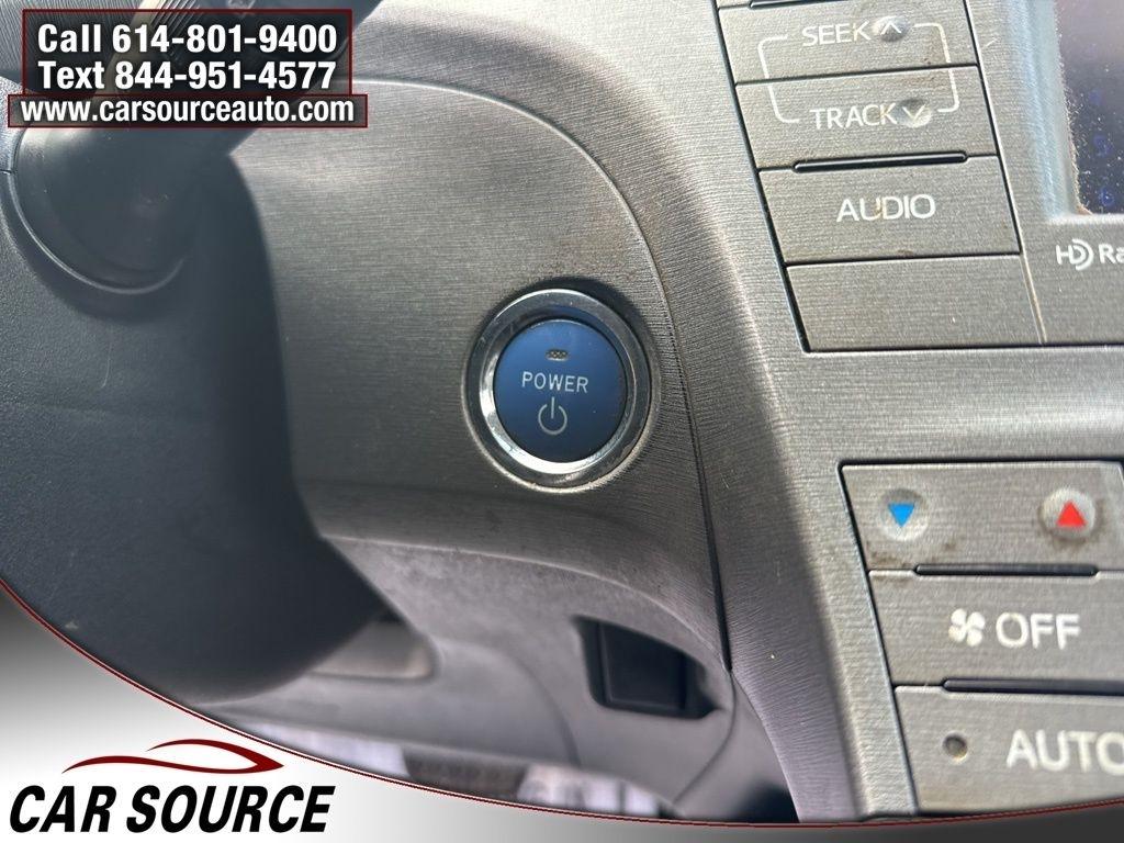 Toyota Prius Plug-In  2015