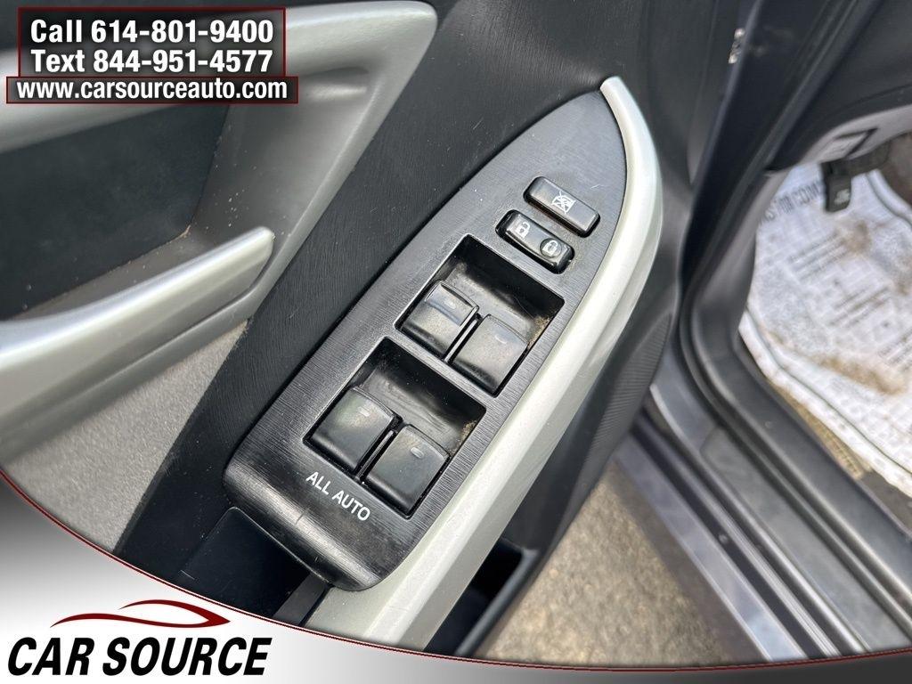 Toyota Prius Plug-In  2015