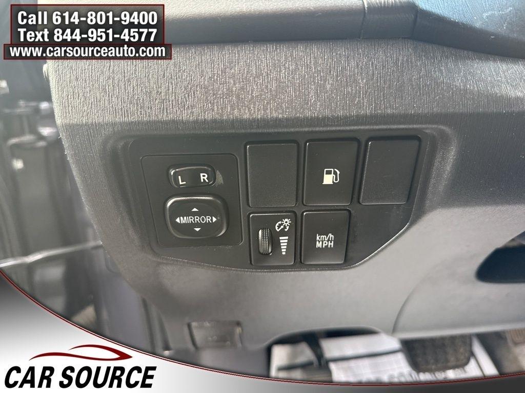 Toyota Prius Plug-In  2015