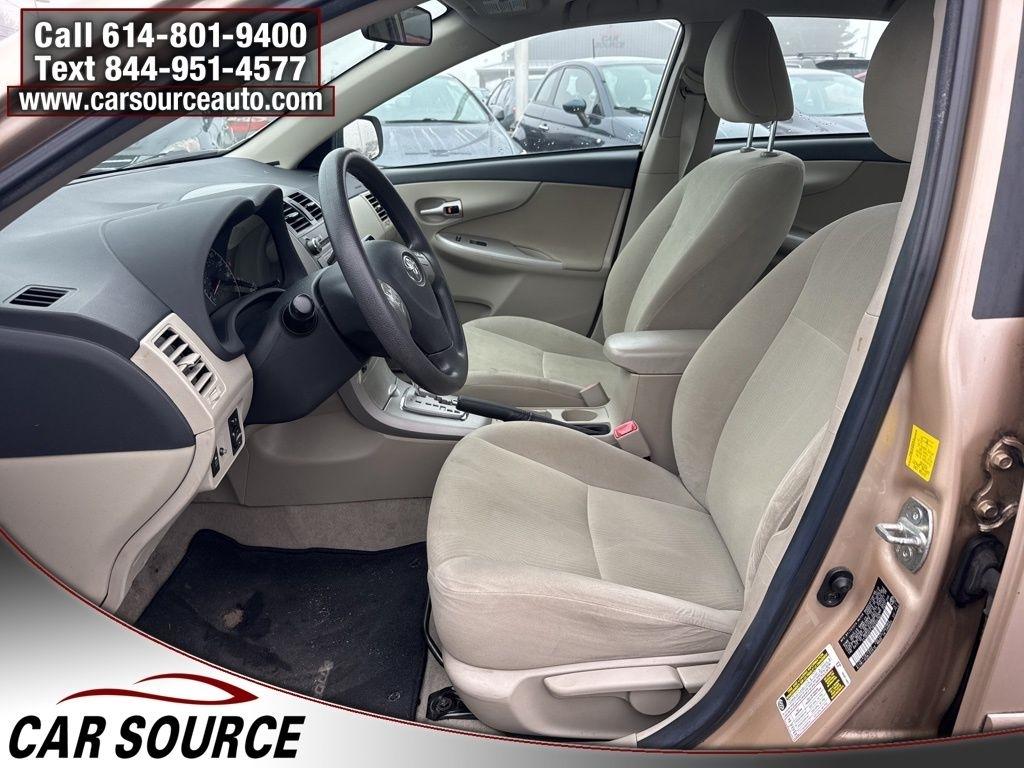 Toyota Corolla  2011