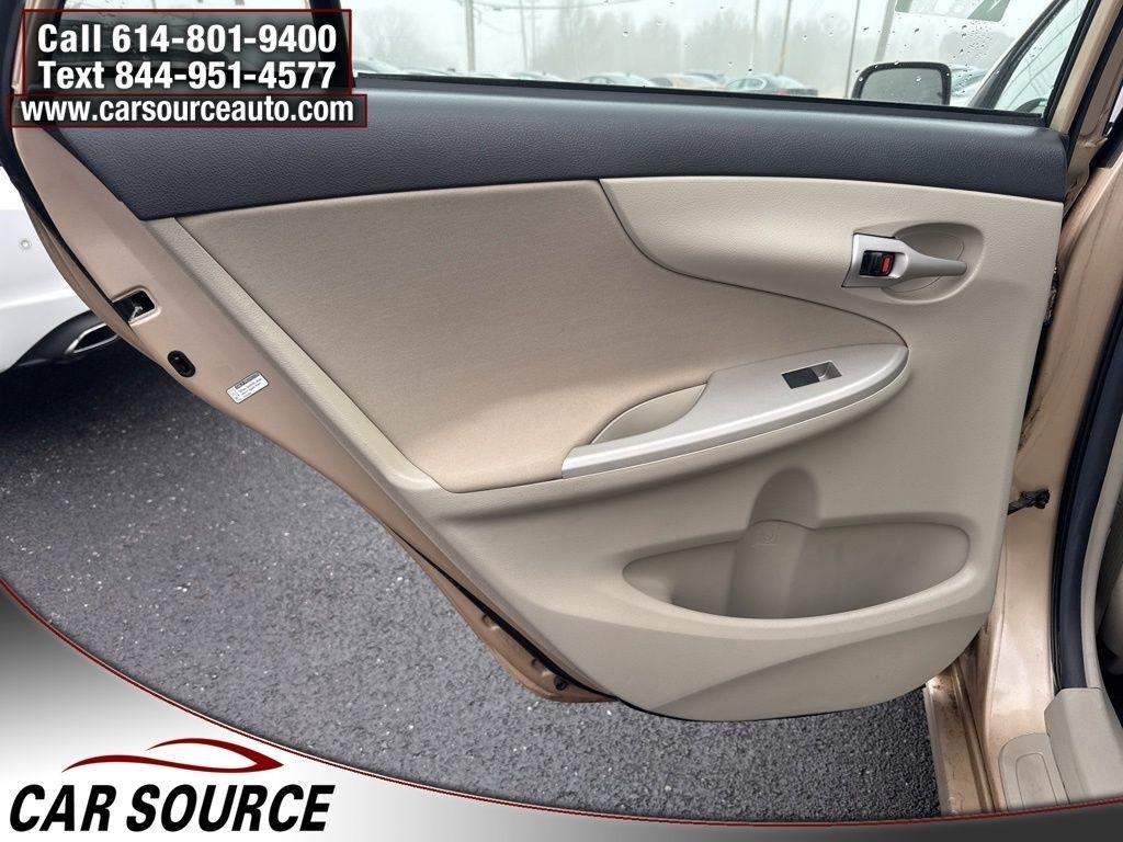 Toyota Corolla  2011