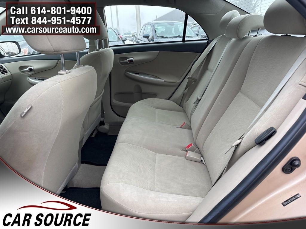 Toyota Corolla  2011