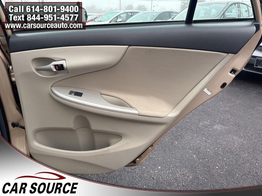 Toyota Corolla  2011