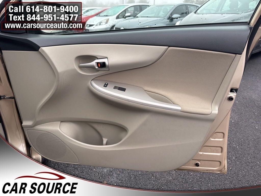 Toyota Corolla  2011