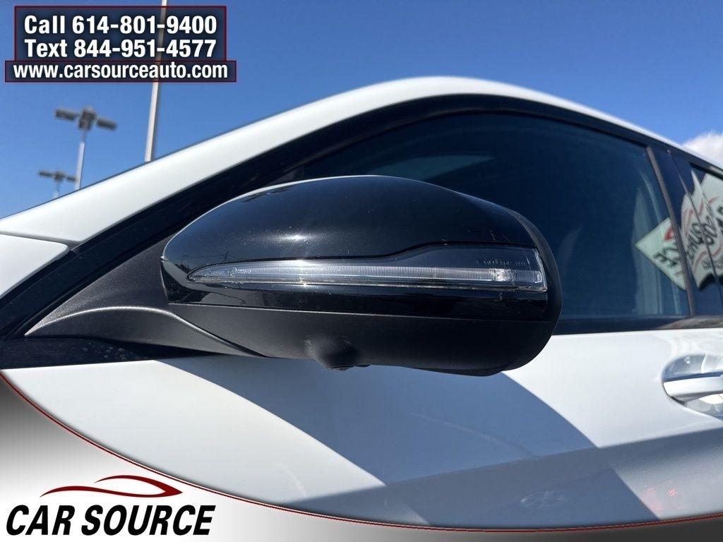 Mercedes-Benz GLC  2023