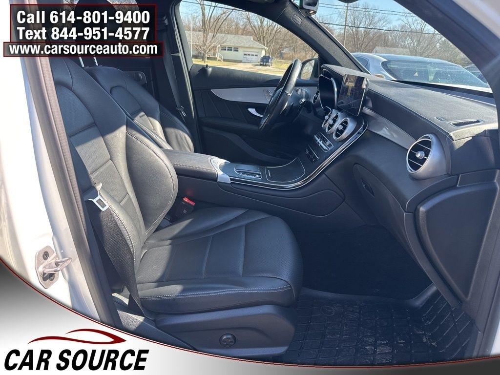 Mercedes-Benz GLC  2023