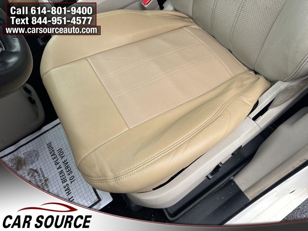 Chrysler Town & Country  2012