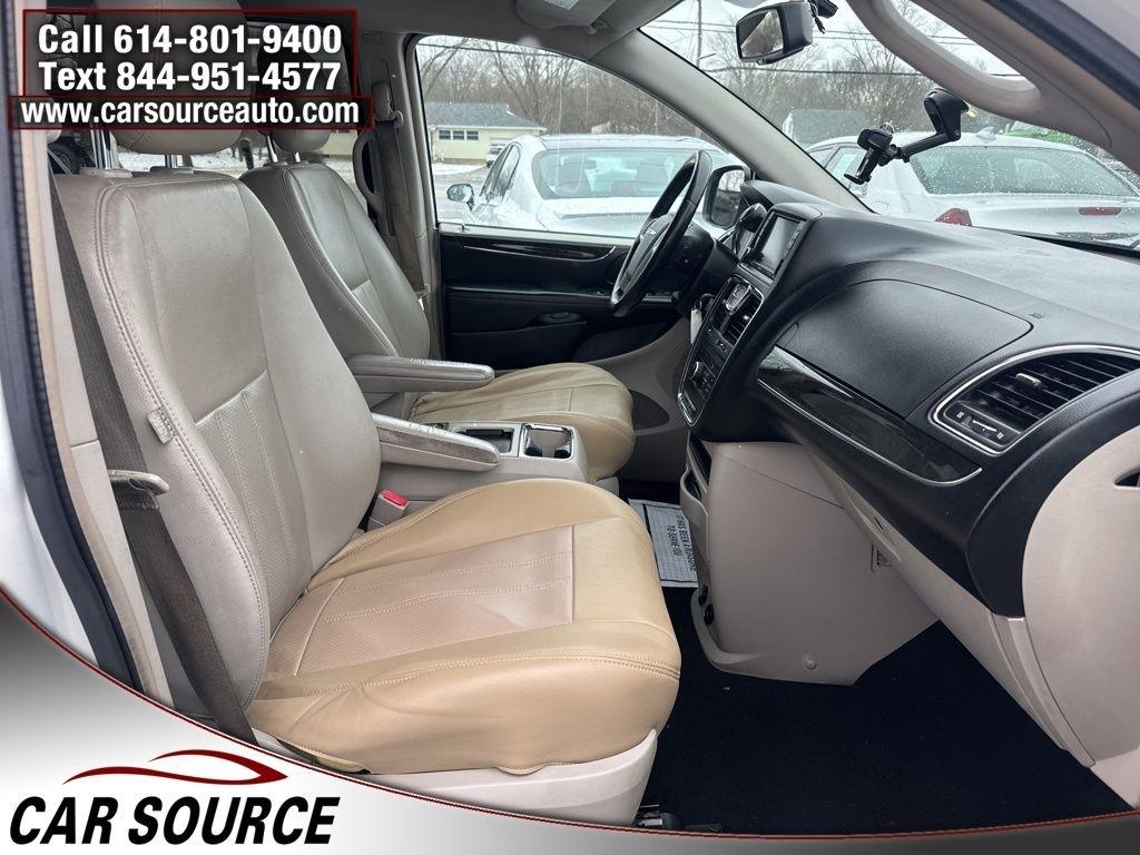 Chrysler Town & Country  2012