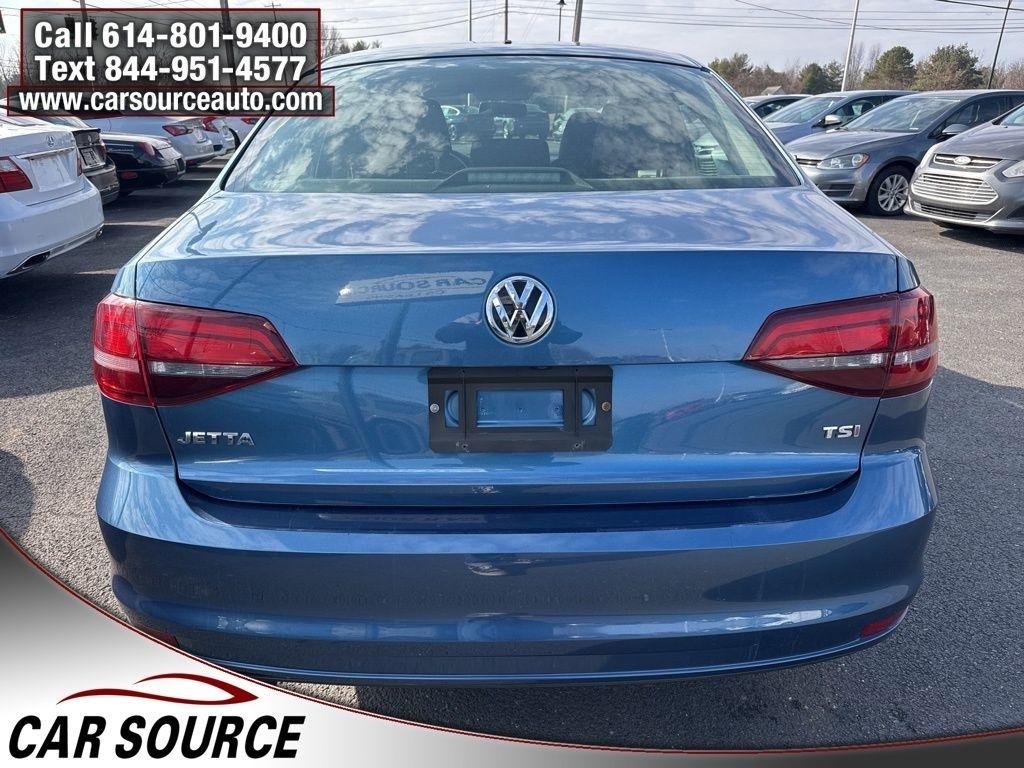 Volkswagen Jetta  2017