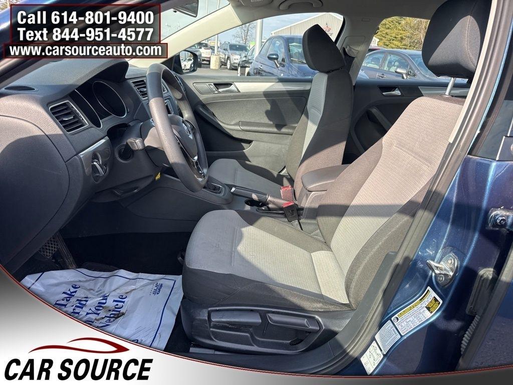 Volkswagen Jetta  2017